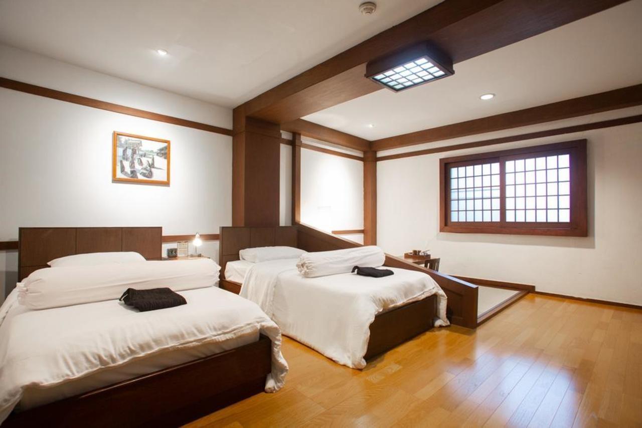 Baan Kashiwaya Hotell Bangkok Exteriör bild