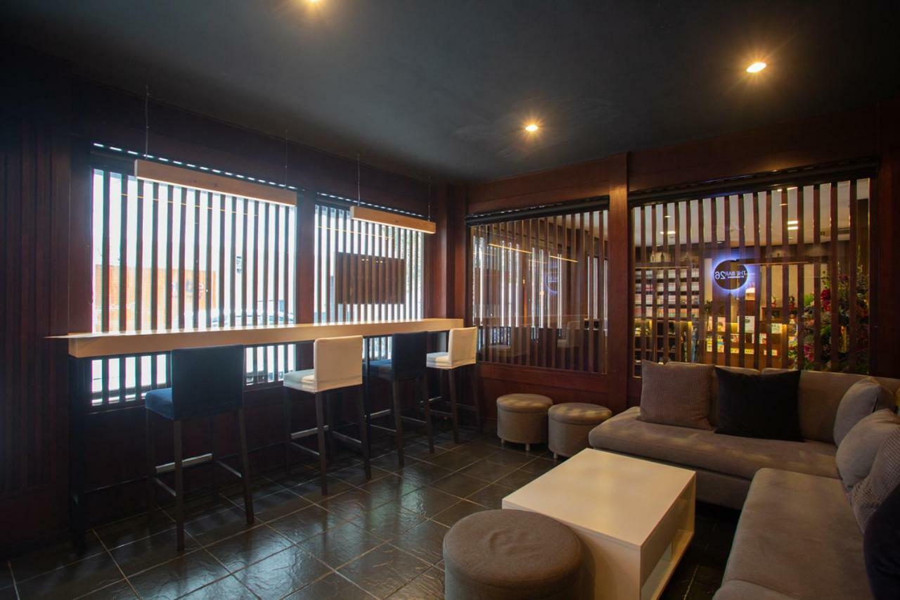 Baan Kashiwaya Hotell Bangkok Exteriör bild