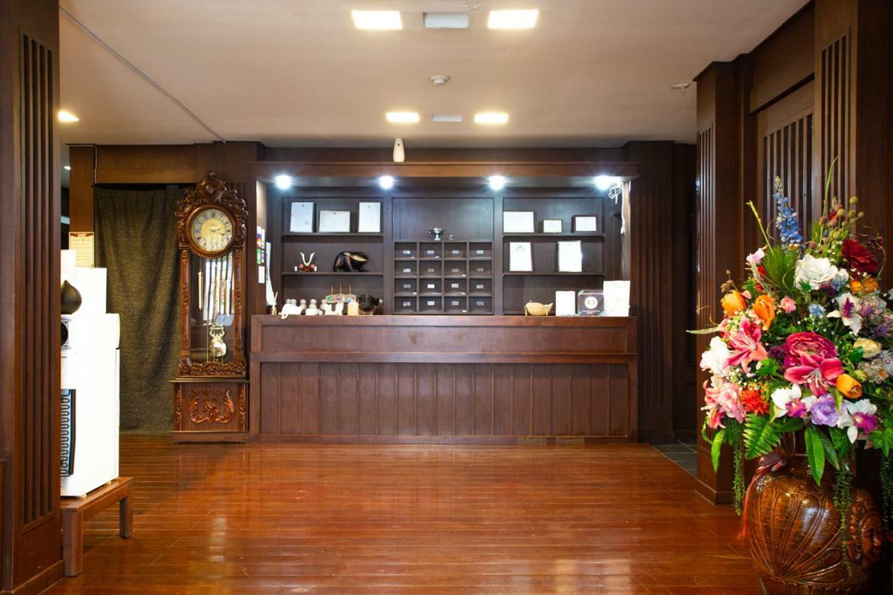 Baan Kashiwaya Hotell Bangkok Exteriör bild