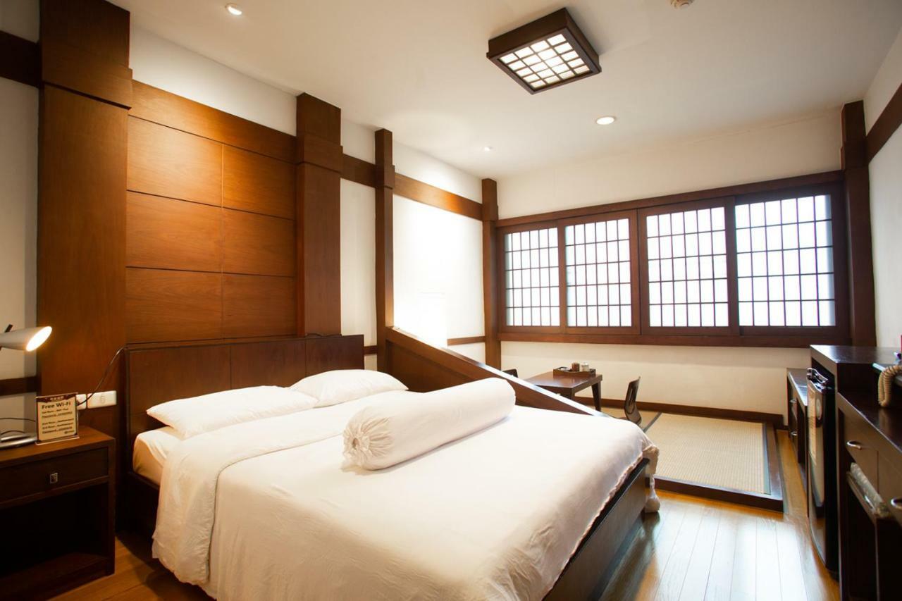 Baan Kashiwaya Hotell Bangkok Exteriör bild